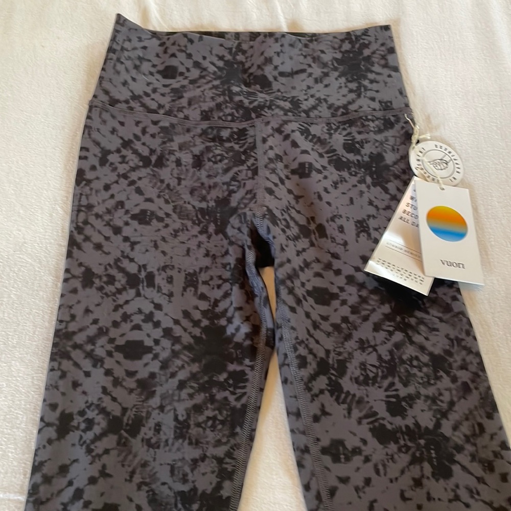 The rise. The shine, stretch yoga pants
